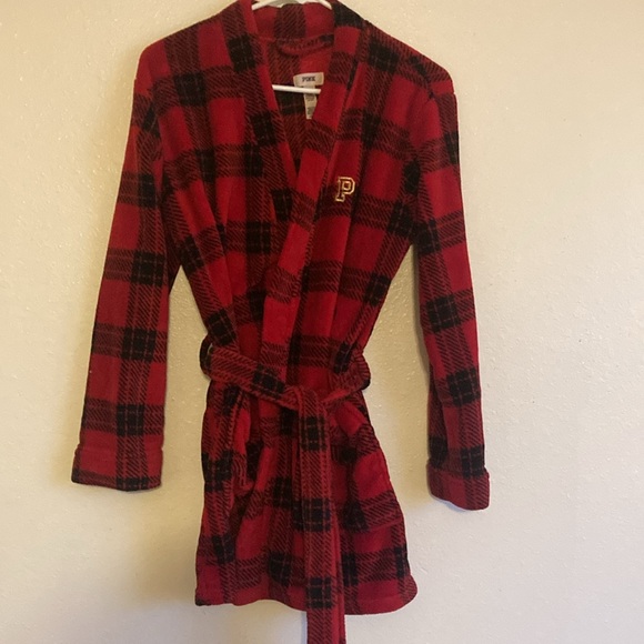 VS pink Buffalo plaid robe. - Picture 6 of 6